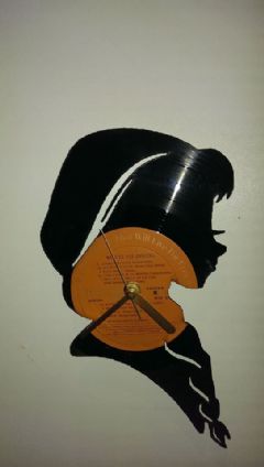 Frozen Anna Silhouette Head Vinyl Record Clock