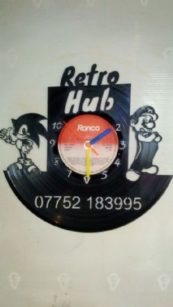 Retro Hub Vinyl Record Clock